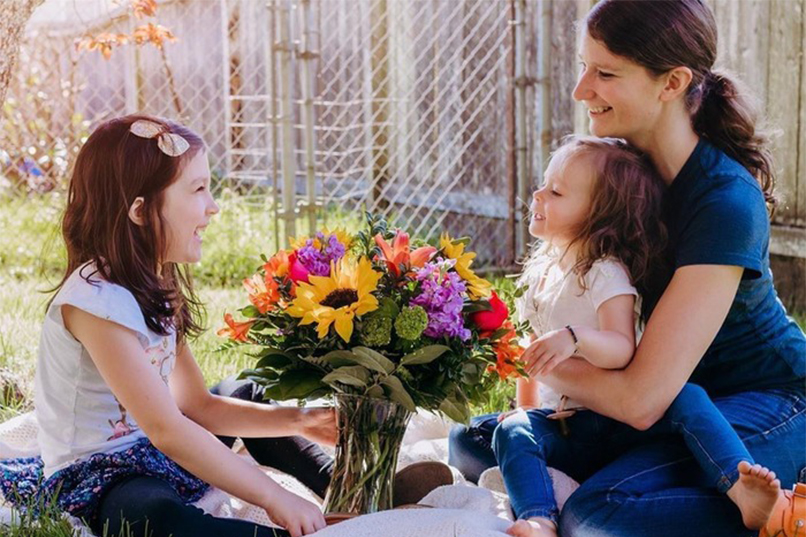 Show Your Love with the Top Mother's Day Flowers and Plants Available Online