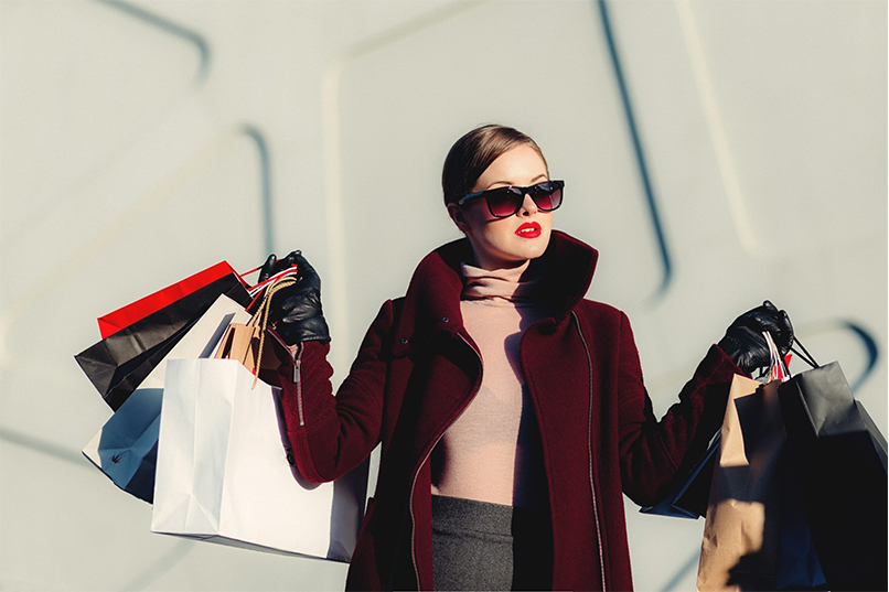 “Shopping Smart Without Breaking the Bank: Affordable Fashion Tips From The Pros.”